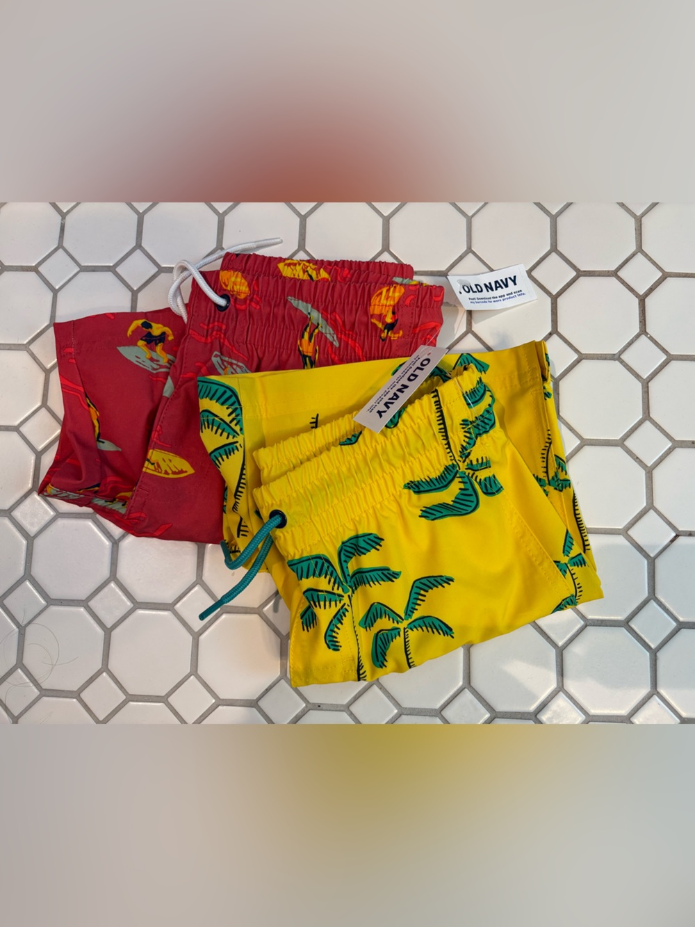 2 pairs Old Navy boys swim trunks NWT size 8/Medium